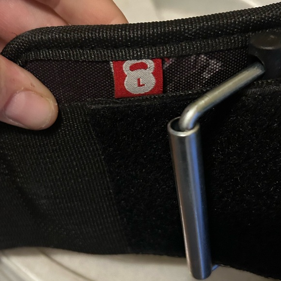 2POOD lifting belt SIZE L skull peace sign - Picture 3 of 3